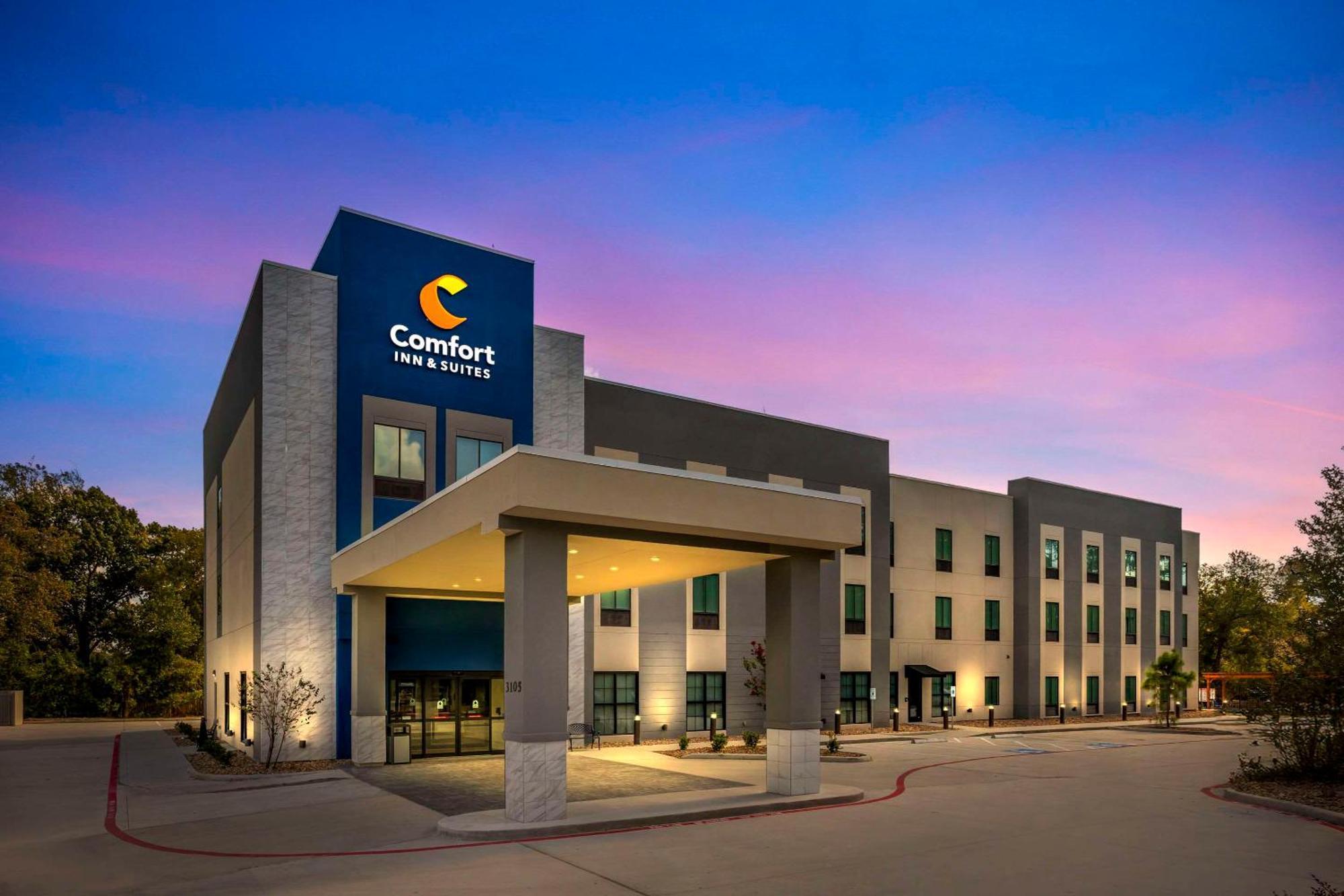 Comfort Inn & Suites Huntsville Near University Экстерьер фото